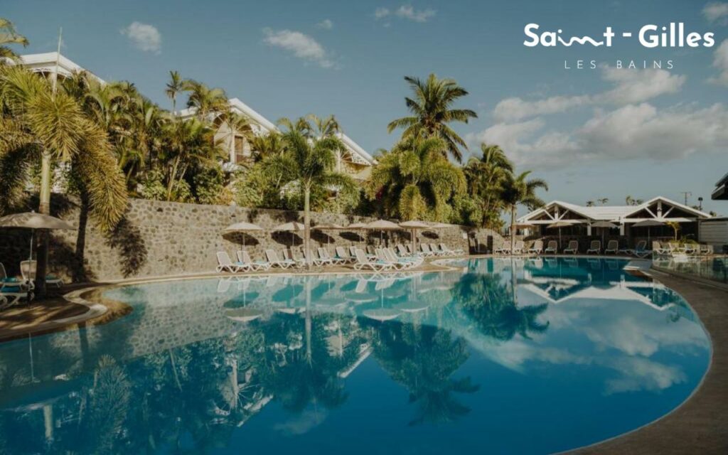 Piscine extérieure de l'hôtel à La Réunion à Saint-Gilles Les Bains l'Archipel