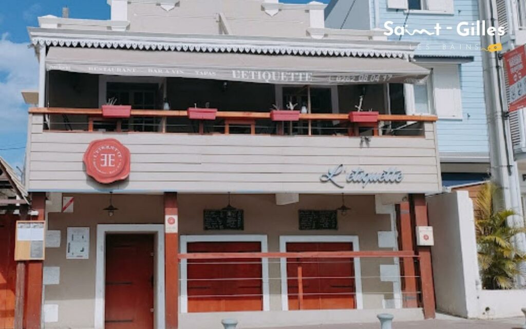 Restaurant L'étiquette à Saint-Gilles Les Bains : façade