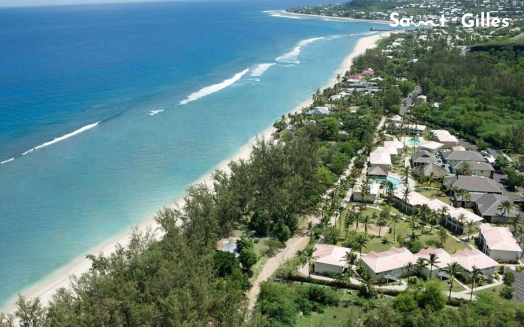 Vue sur la plage de l'Ermitage à Saint-Gilles Les Bains à La Réunion