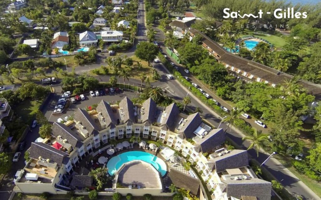 Vue de haut de l'Ermitage Boutik Hôtel à Saint-Gilles Les Bains à La Réunion