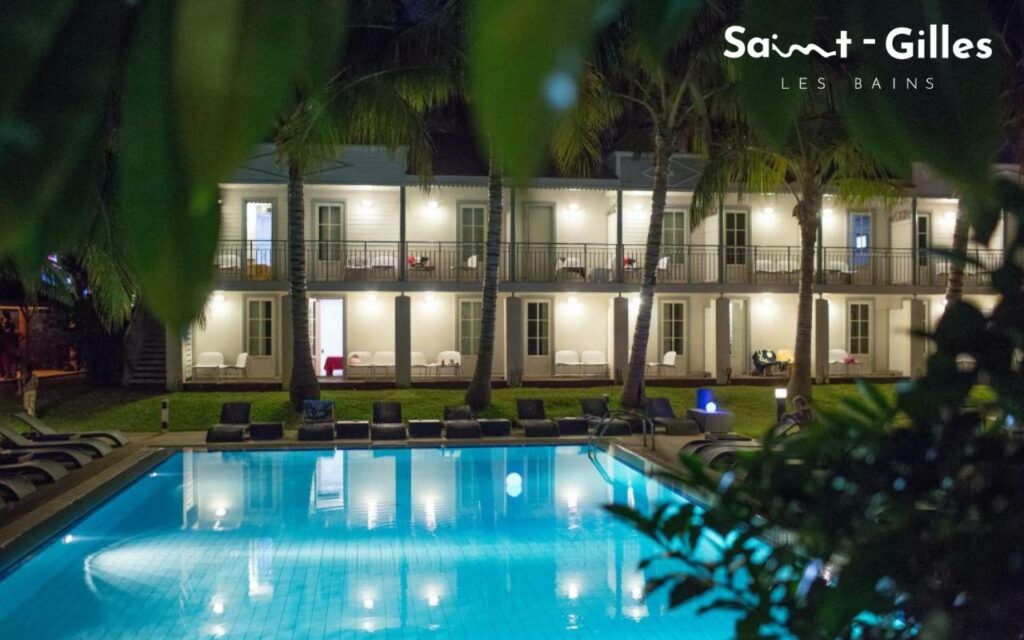 Piscine de l'hôtel à Saint-Gilles Les Bains Alamanda à La Réunion