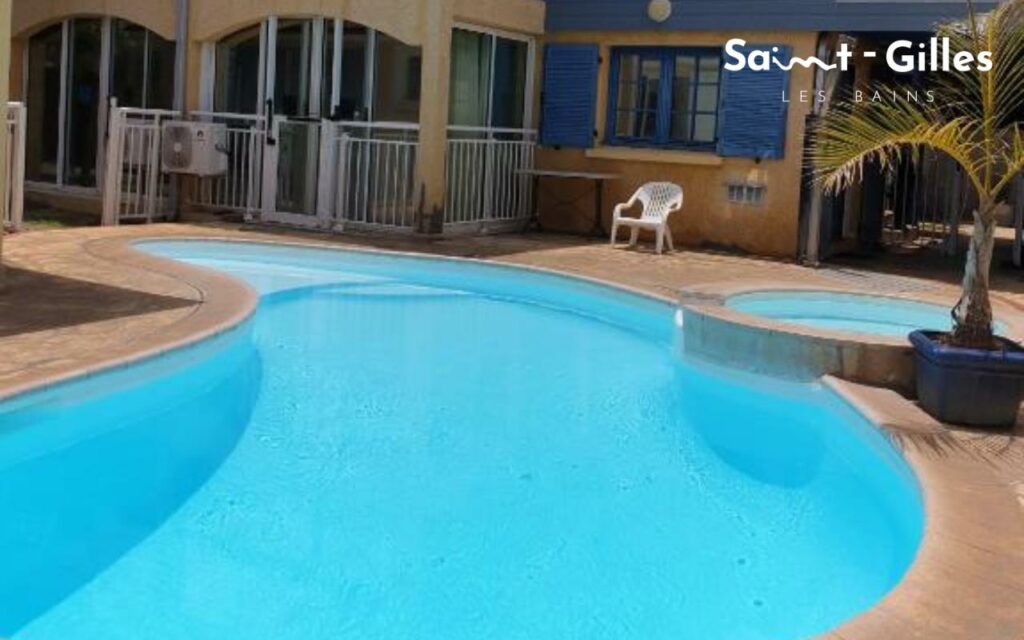 Piscine de la résidence hôtel Aquabeach à Saint-Gilles Les Bains à La Réunion
