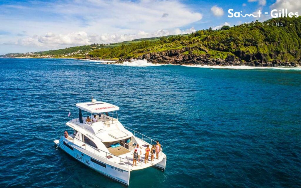 Bell'île catamaran à Saint-Gilles Les Bains dans le sud de La Réunion